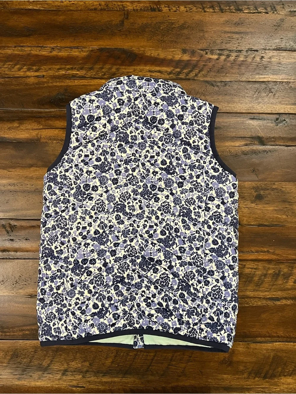 Vineyard Vines Girls' Navy and White Floral Quilted Vest
